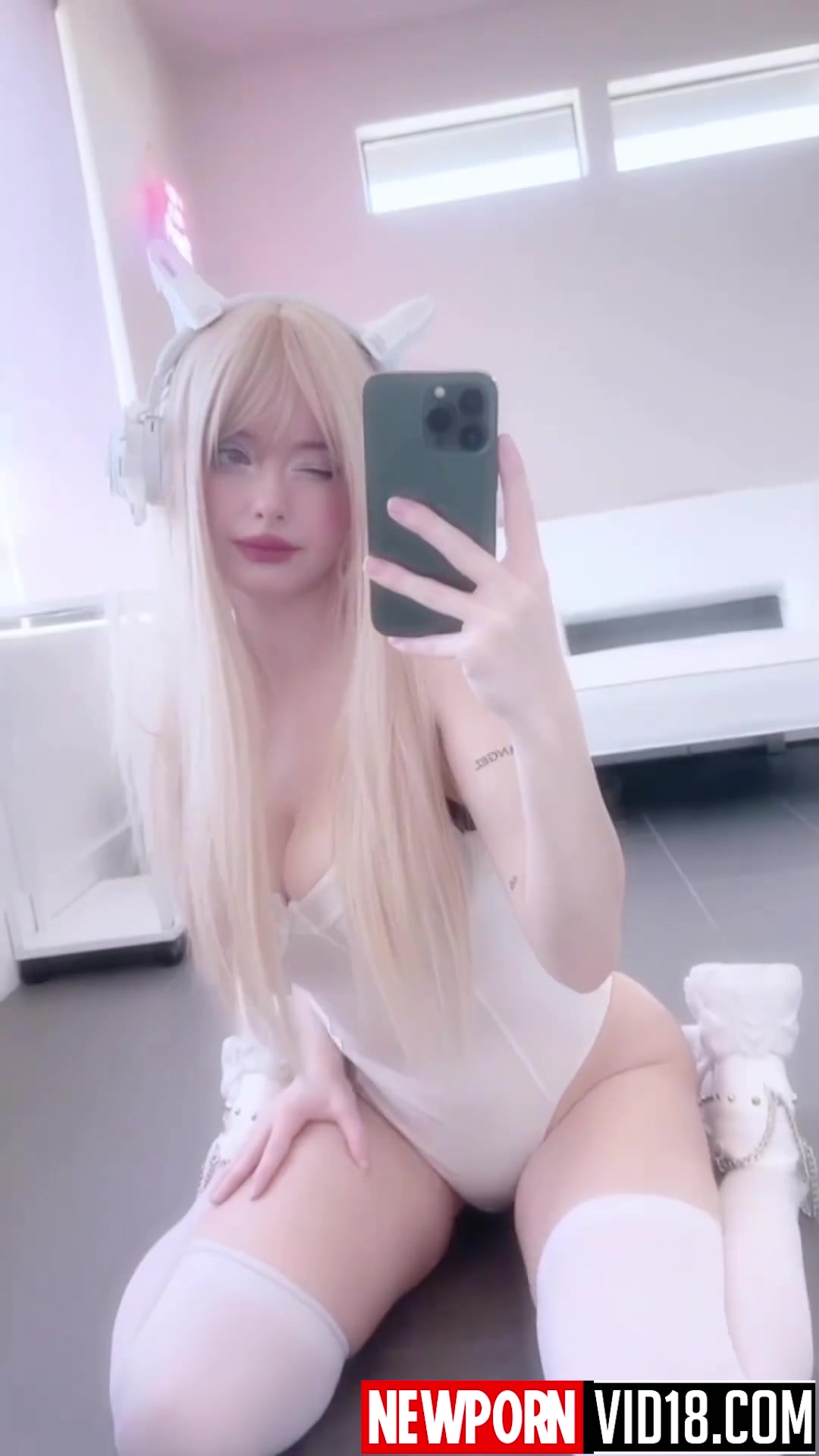 Lauren Burch  nude video cosplay show big breasts!!!