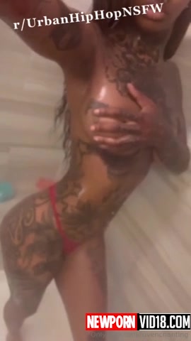 Enchanting / luvenchanting Onlyfans  nude bathing video