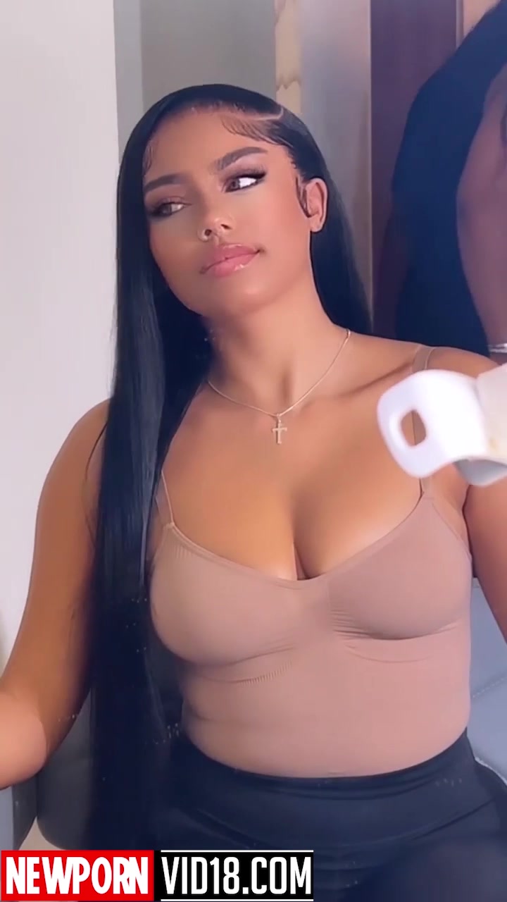 Tennessee Thresher  video showing off her big breasts!!!