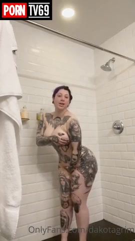 Ravengriim Onlyfans’ nude bathing video !!!