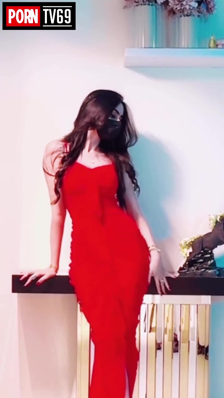 TikToker Isha Rana Pakistani viral video is so sexy!!!