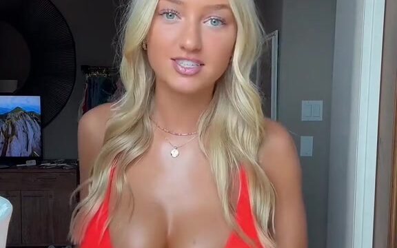 Sydney Thomas releases nude video showing off her big breasts!!!