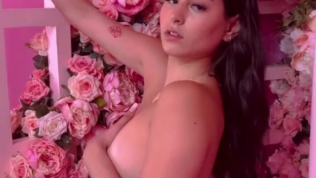 Sam Frank nude showing off her body Onlyfans video!!!