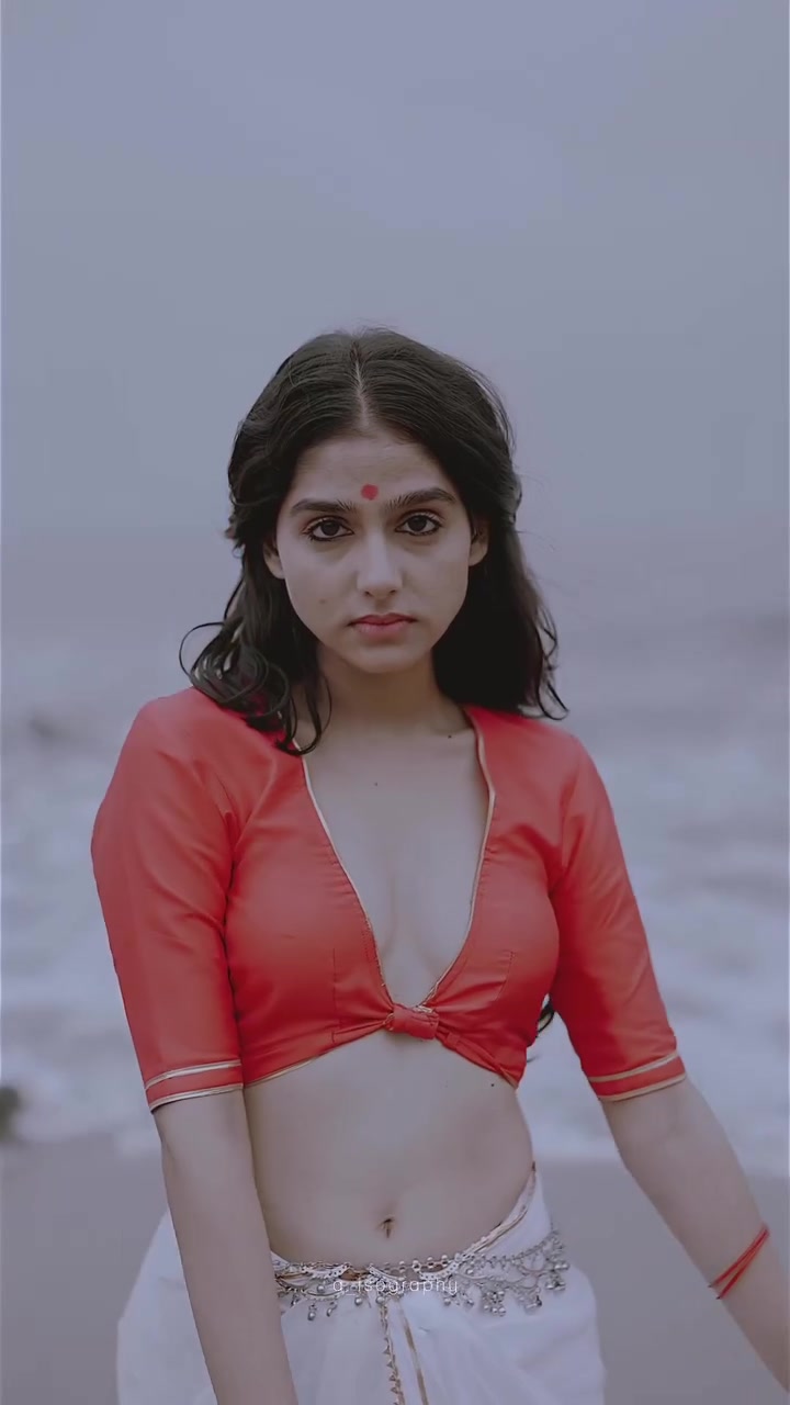 Anaswara Rajan viral video shows off her big breasts!!!