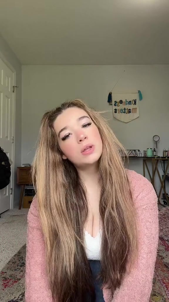 Baylen Dupree New Video Showing Off Her Big Boobs