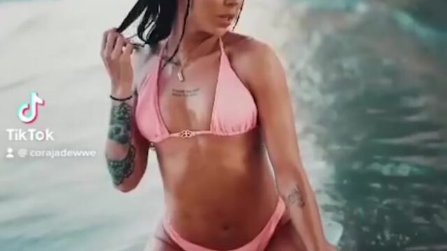 Cora Jade Nude Shows Off Her Sexy Body On The Beach