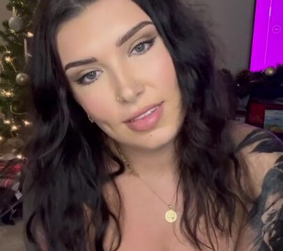 Miyaacacia Onlyfans Nude Shows Off Her Big Breasts