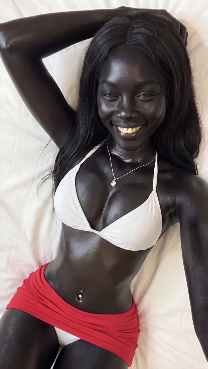 Ayannasoblack – Her Hot Body Make Me Can’t Take My Eyes Off