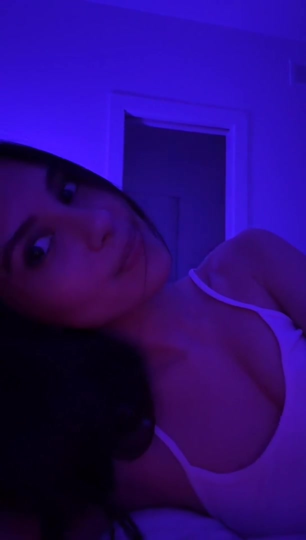 Caryn Marjorie – Beautiful Angel Showing Off Her Sexy Body