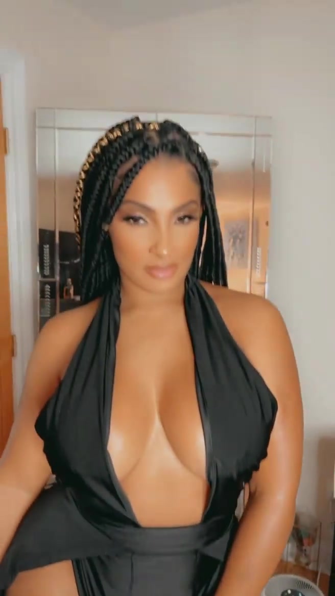 RealAimeeO Onlyfans Video Shows Off Her Hot Body